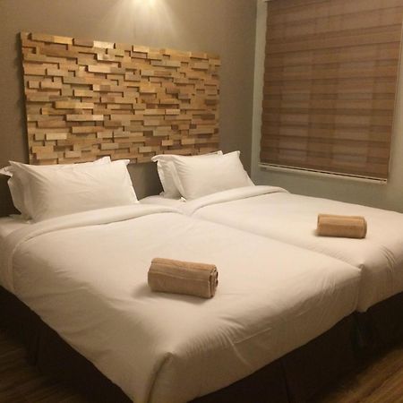 Wan'S Beach Guest House Dungun Bagian luar foto