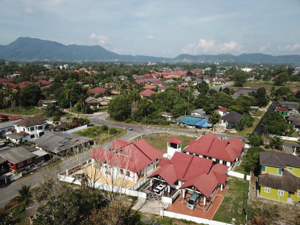 Wan'S Beach Guest House Dungun Bagian luar foto